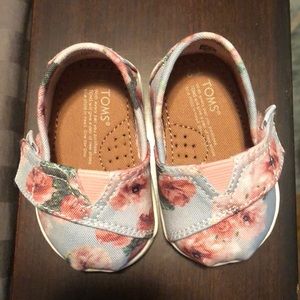 Toms tiny size 2 floral shoes